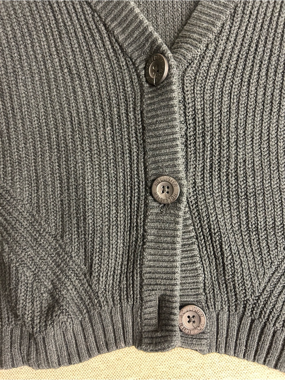 Hollister Black Cropped V-Neck Ribbed Cardigan - Picture 3 of 6